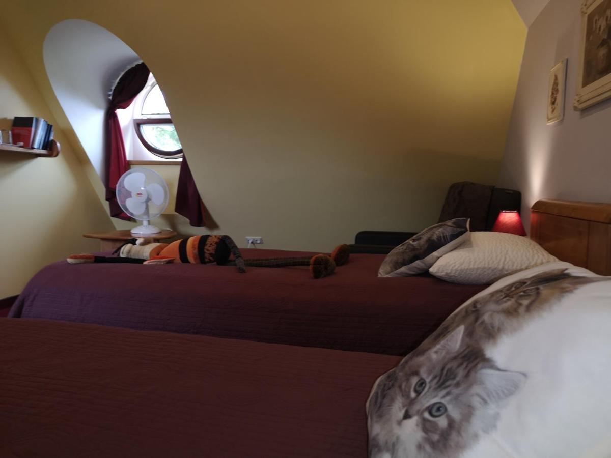 Hotel Senlici เยลกาวา ภายนอก รูปภาพ