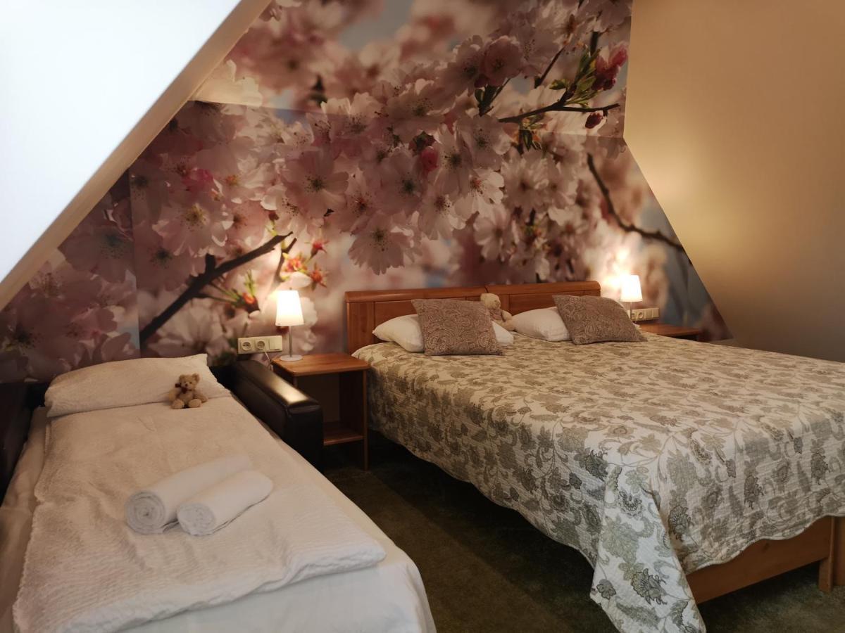 Hotel Senlici เยลกาวา ภายนอก รูปภาพ